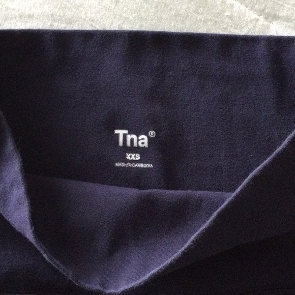 ⭐️2 for $30!⭐️ Aritzia TNA equator leggings - Picture 4 of 9